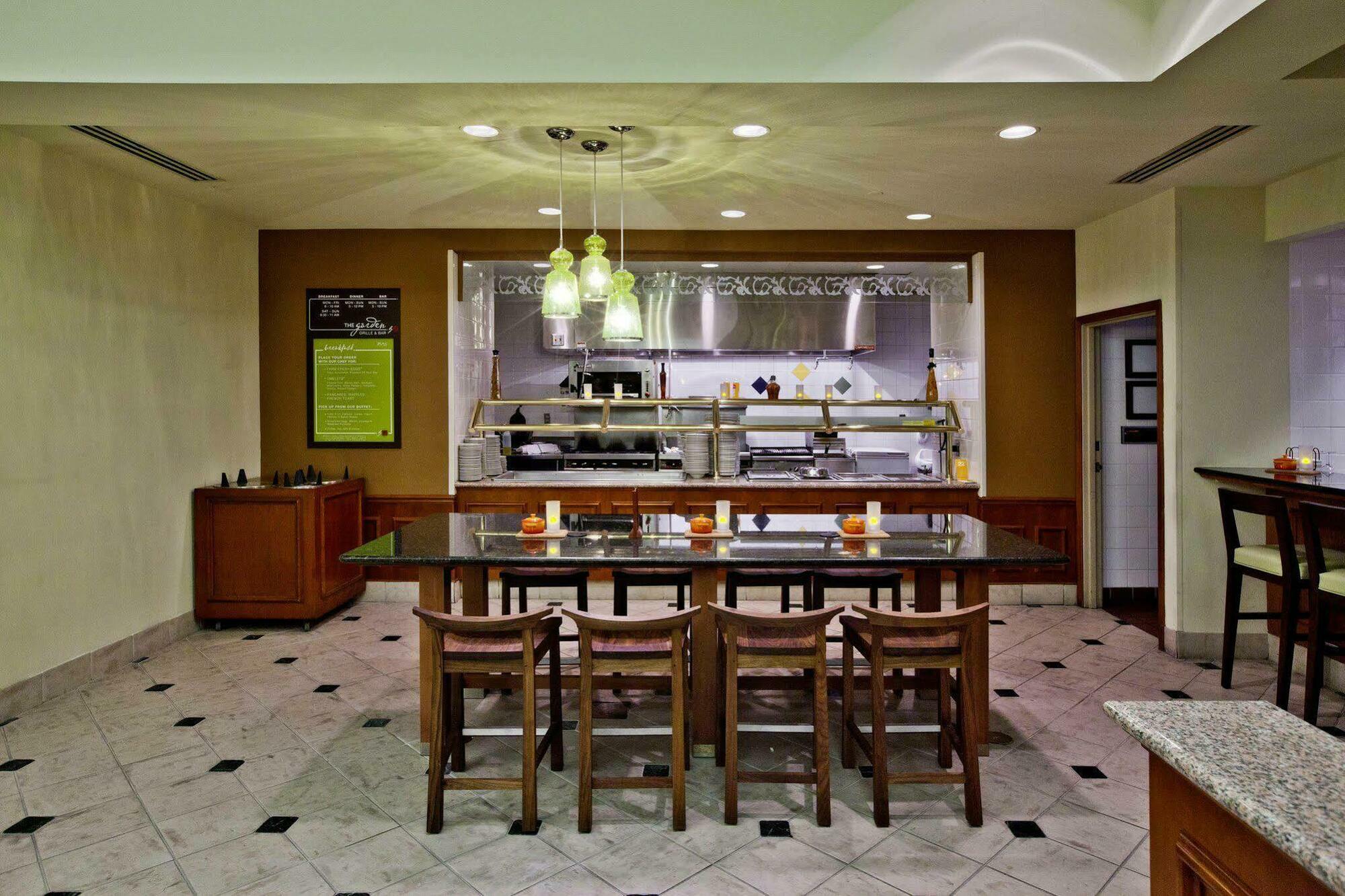 Hilton Garden Inn Oklahoma City Airport Exterior foto